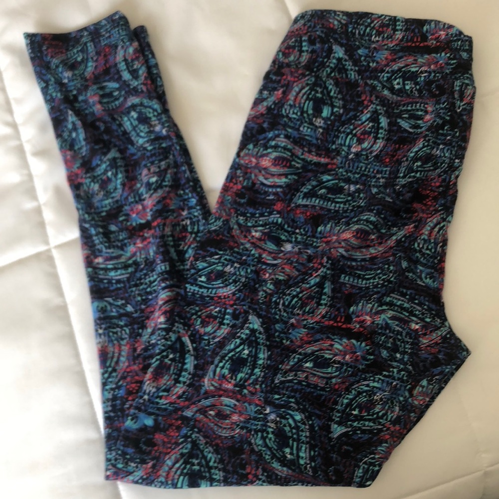 Beautiful paisley LuLaRoe TC leggings!